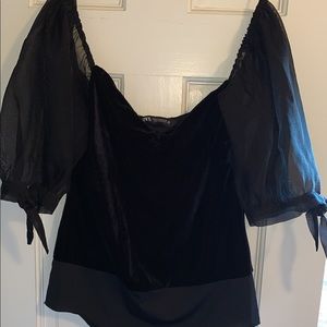 Velvet body suit🖤